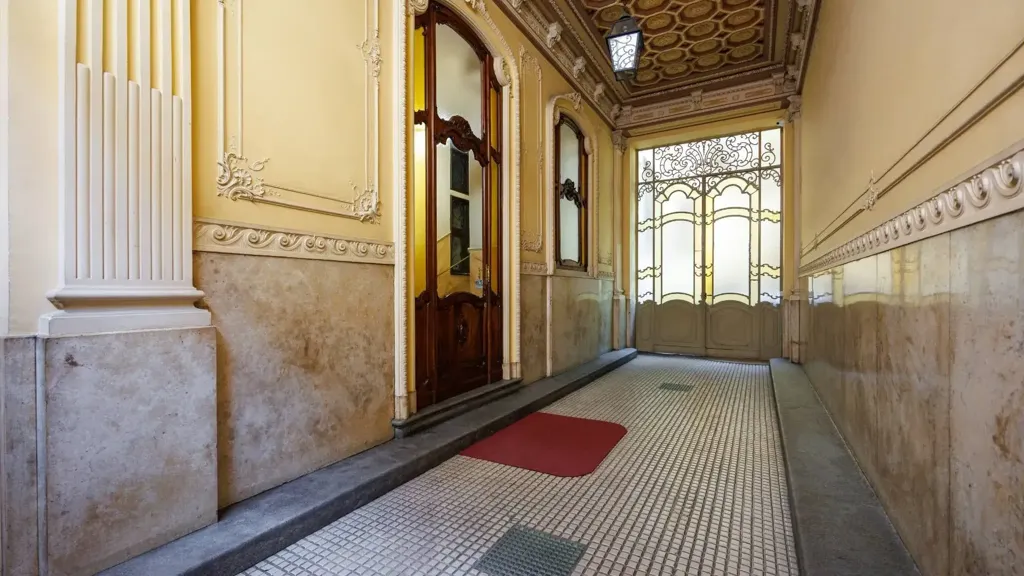 Hallway - Liberty Style Apartment with Bow Window in Turin