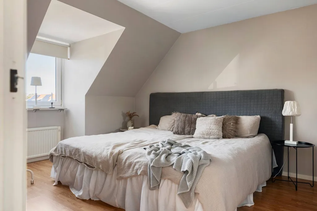 Chambres - Villa with Extensive Garden in Lerberget