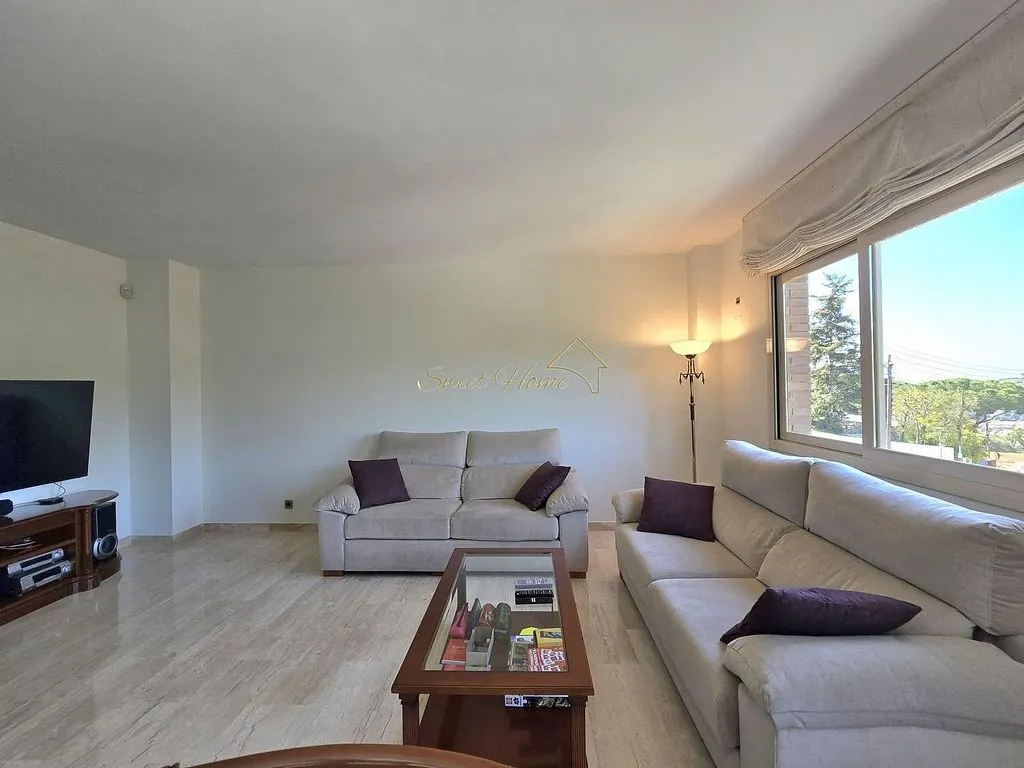 Elutuba - Luxury House with Pool in Cabrils, Catalonia