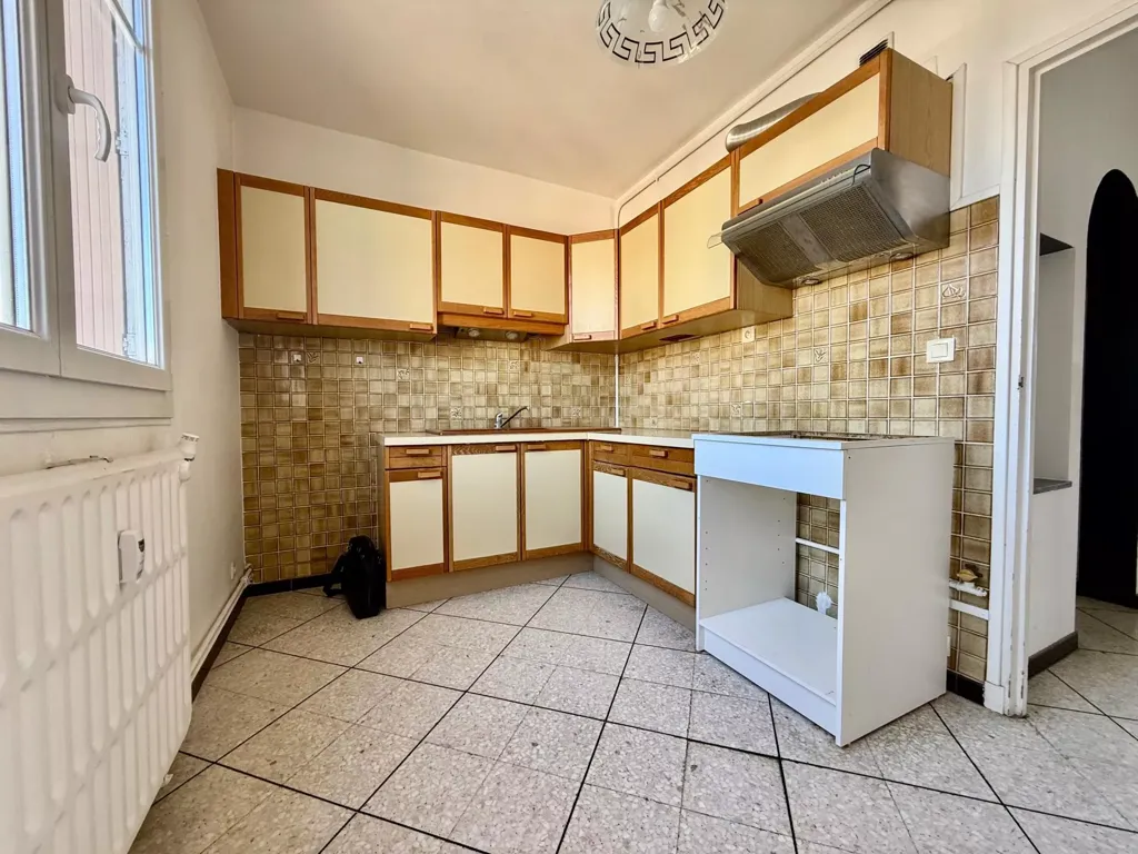 Cucina - 3-Bedroom Apartment with Terrace in Nîmes