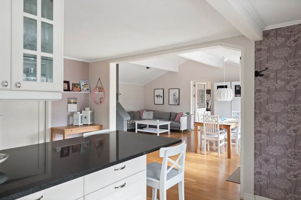 Cuisine - Spacious House with Open Plan in Norrtälje