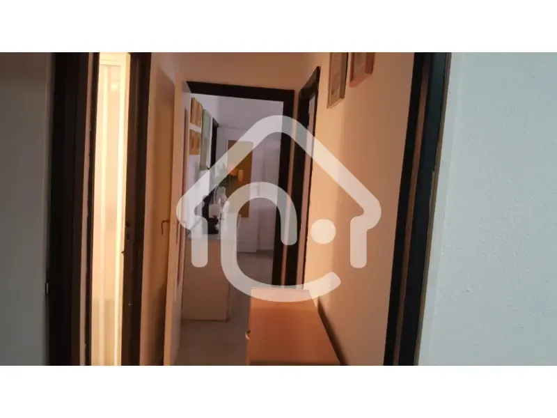Esik - Student Flat with Terrace in Ciudad Jardín
