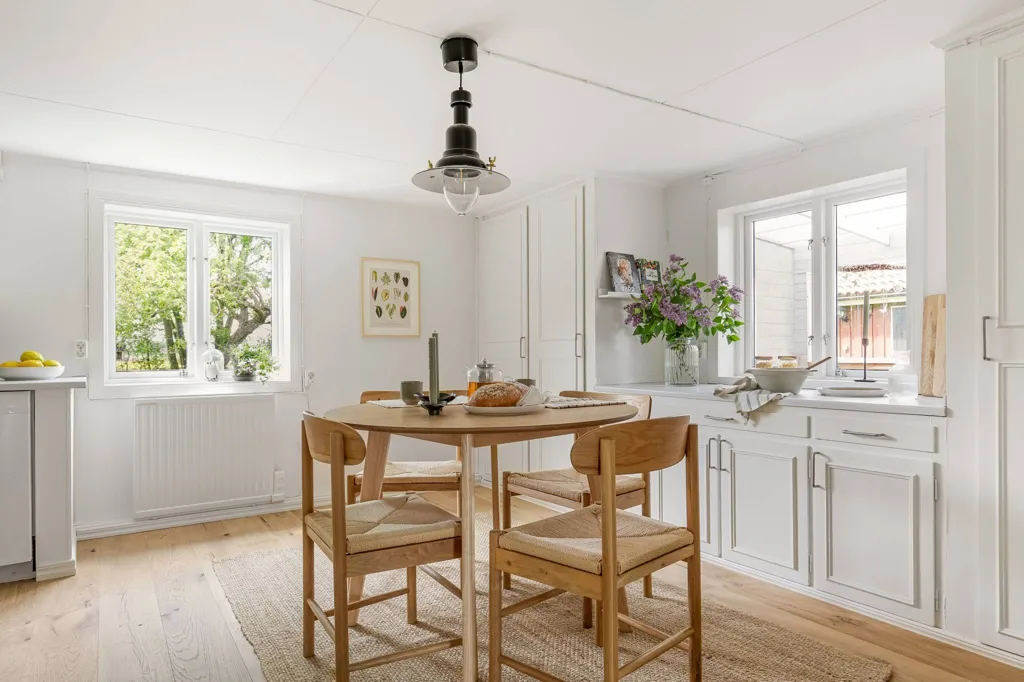 Salle à manger - Villa with Expansive Garden in Egeby