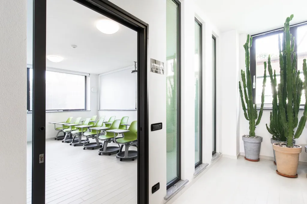 Office - Luxury Villa with Indoor Pool in Pantigliate