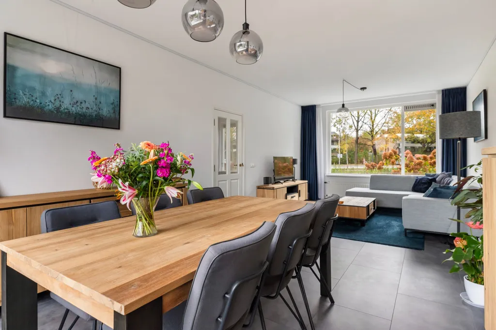 Sala da pranzo - Energetically Efficient Semi-detached House with Garden in Gouda