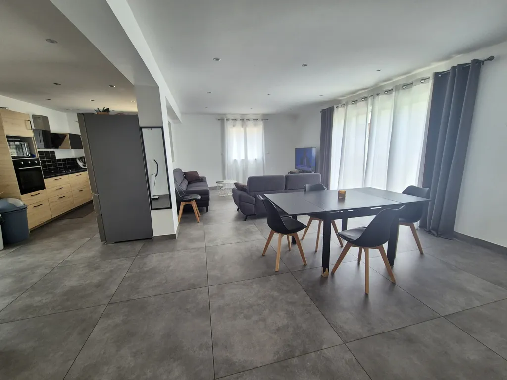 Söögituba - Recent Villa with Pool in Berre-l'Étang