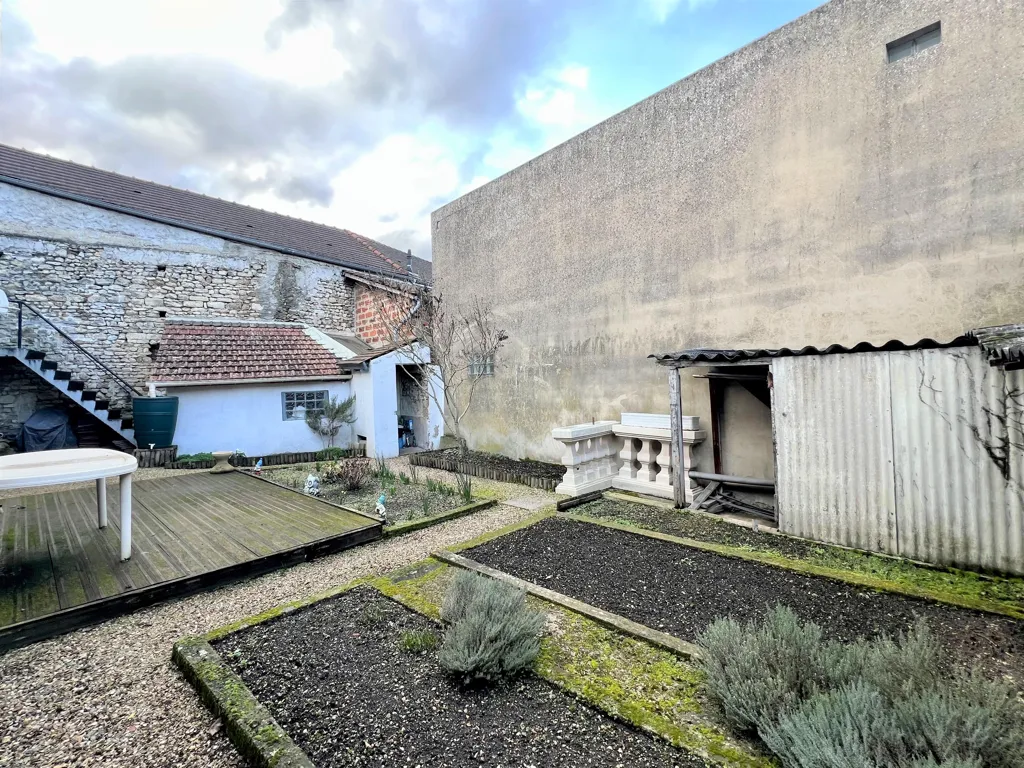 Aed - Traditional House with Garden in Quiet Campsite