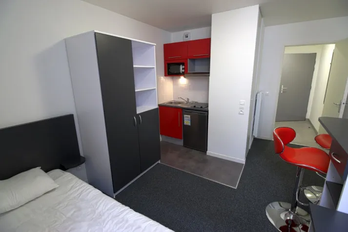 Bedrooms - Meubled Studio with Double Bed in Nice