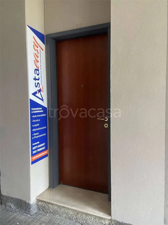 Esik - Three-Bedroom Auction Property with Balcony in Mulazzano