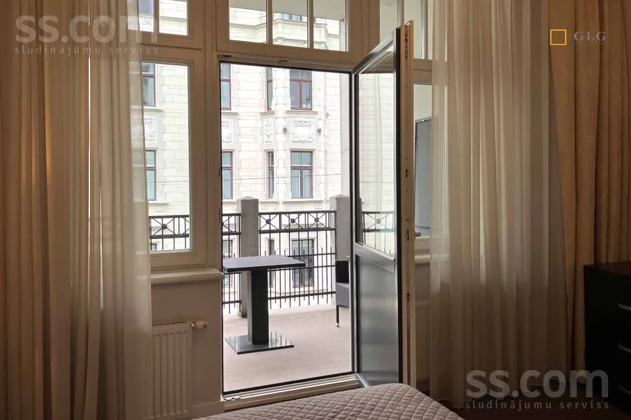Rõdu - Furnished Apartment with Balcony in Riga Centre