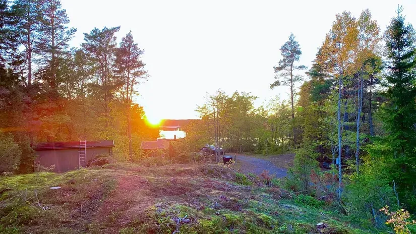 Aed - Private Plot with Lake View in Roslagen