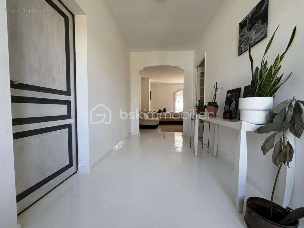 Esik - Villa with Sea View and Pool on Rabastens Heights