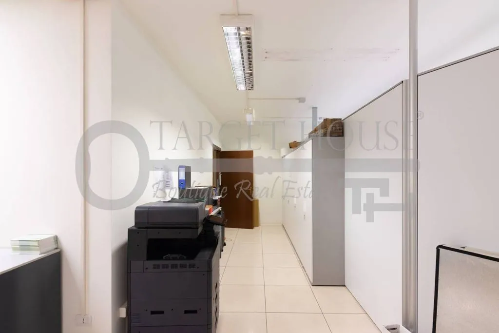 Kabinet - Office with Lake View in Como