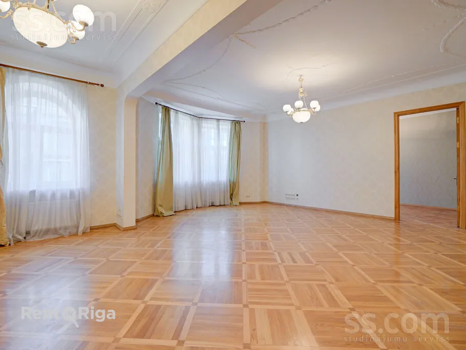 Appartement 4 pièces à Rīga
