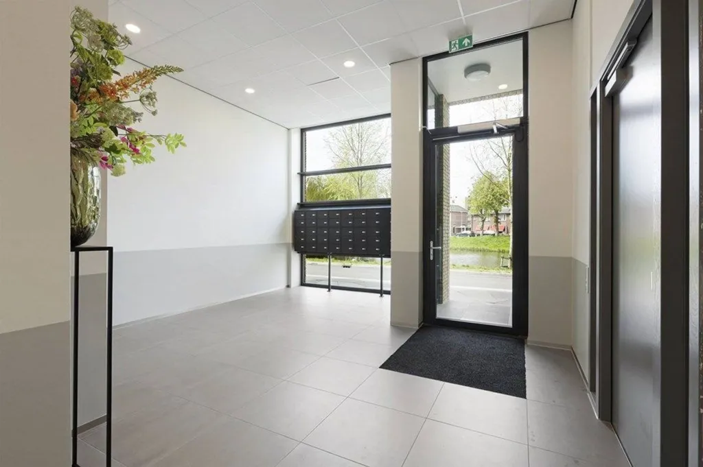 hallway_entrance