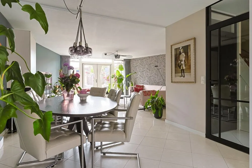 6-room house in Alphen Aan Den Rijn