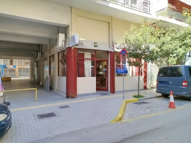 Välivaade - Shop with City View in Serres Centre