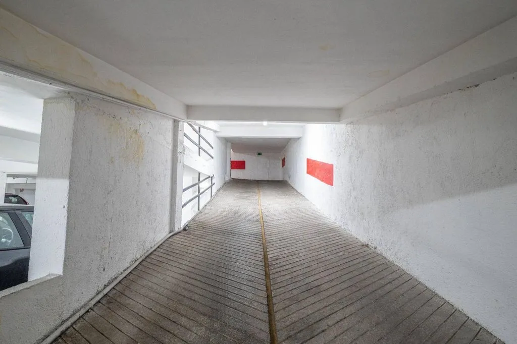 Garaaž - Luxury Flat with Balcony in Gran Capitán, Granada