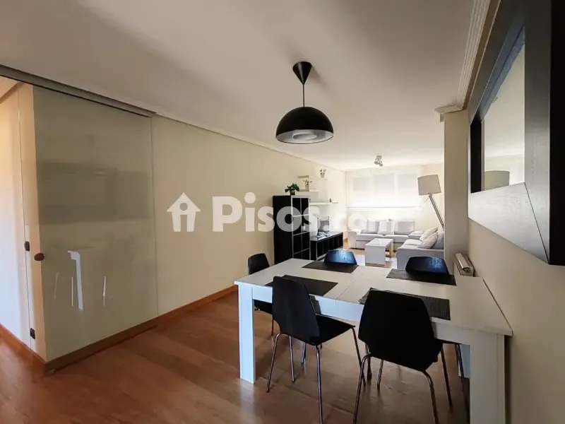 Apartamento exterior con balcón en Lanciego