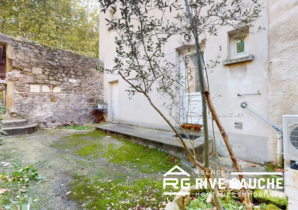 Jardin - Maison de Ville avec Cour Commune à Saint-Vallier