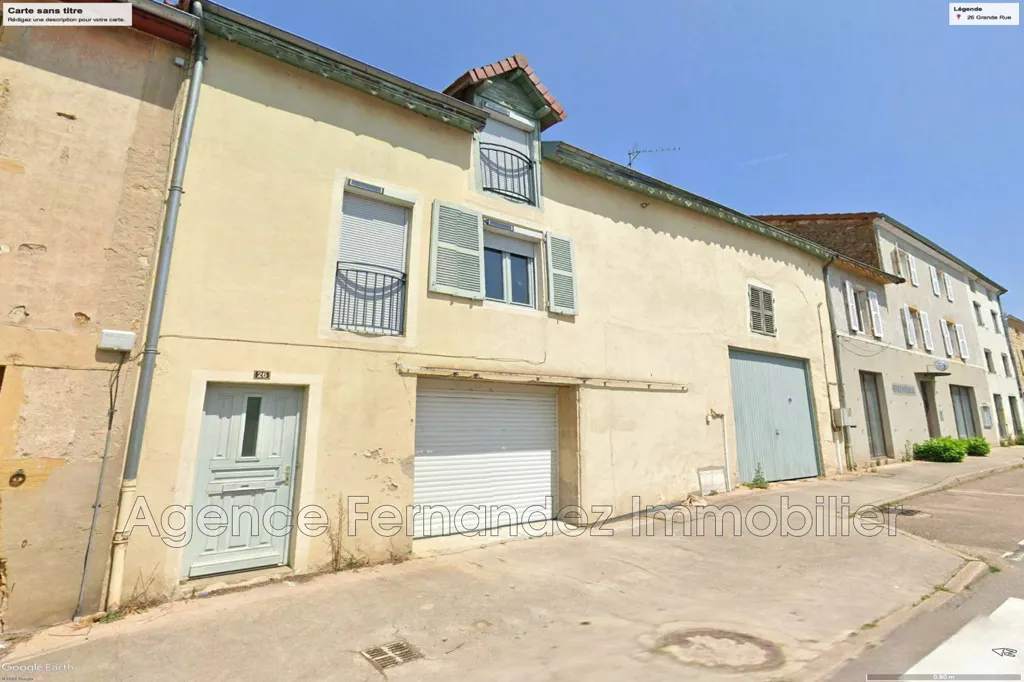 Extérieur - Two-Storey House with Ample Garage in Iguerande