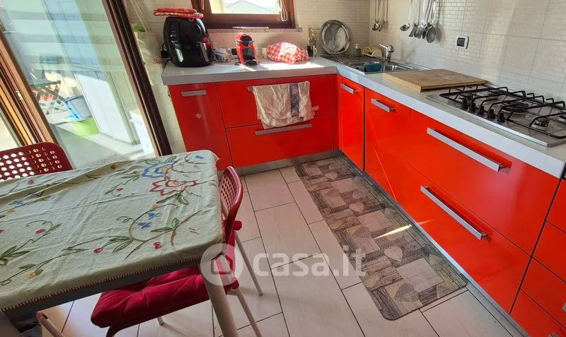 Cucina - Rustic Bifamily Villa with Garden in Trecate