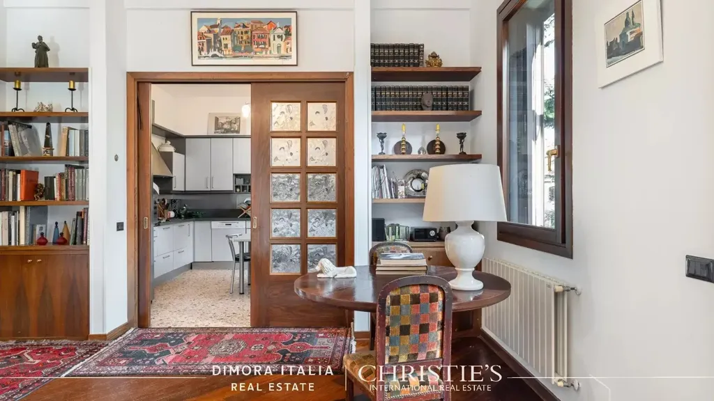 9-room apartment in IT