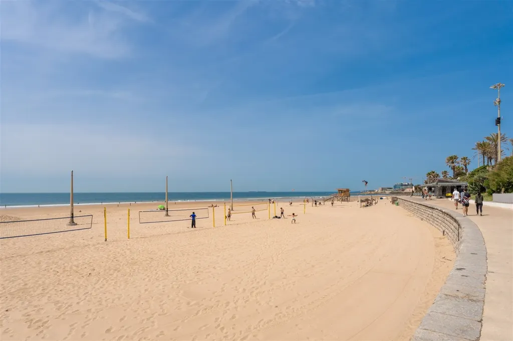 Modern Apartment with Sea View in Carcavelos