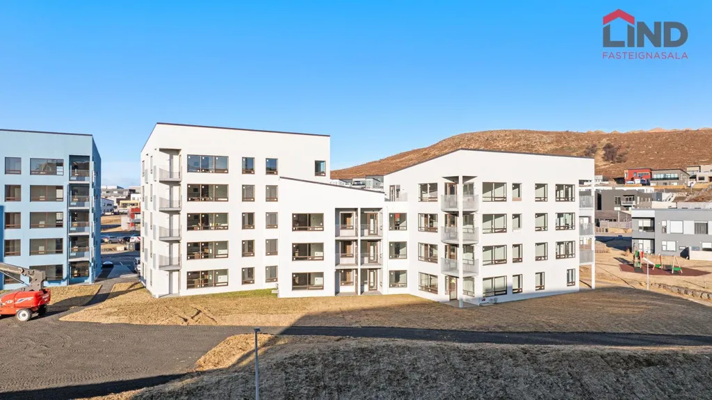 Välivaade - New Apartment with Elevator in Skarðshlíðarhverfi