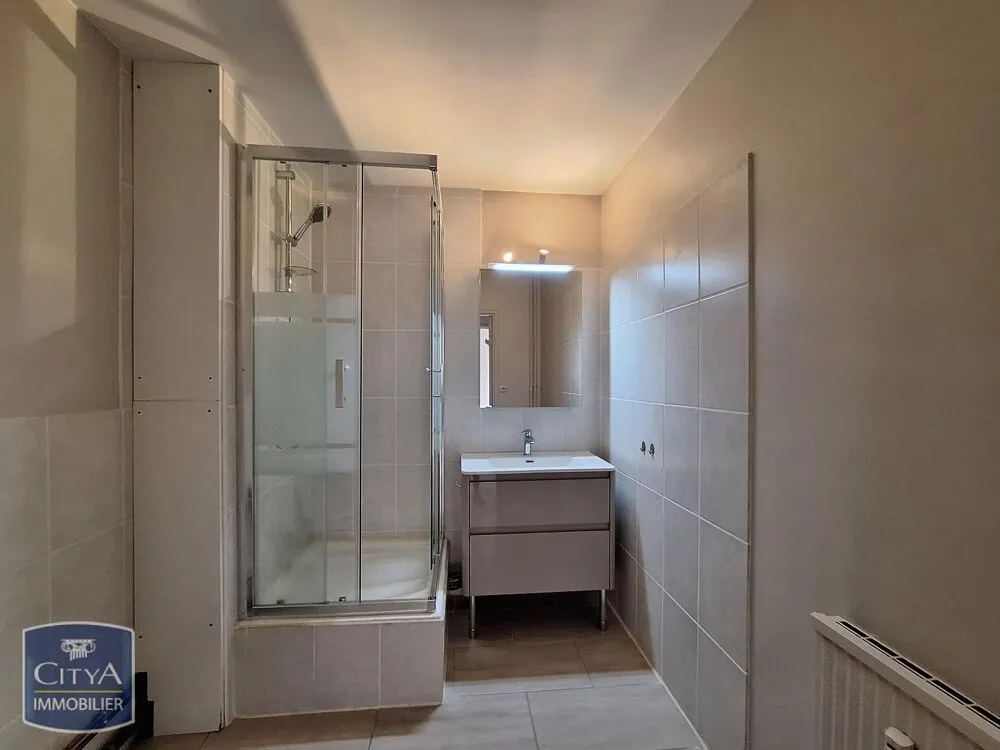Salles de bain - Appartement T1 avec Parking à Limoges