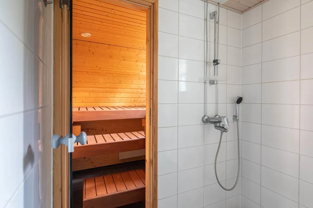 Salles de bain - Maison 5 pièces à Vantaa