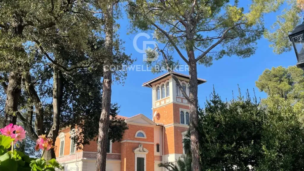 Historic Villa with Garden in Filottrano