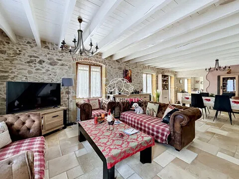 Elutuba - Renovated House with Panoramic Mountain View