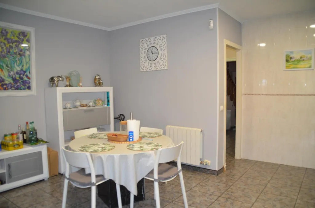 Söögituba - Corner Townhouse with Pool in Segur de Calafell