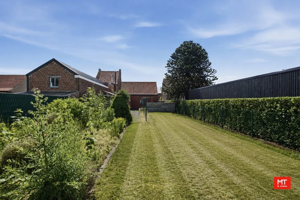 Aed - Renovatable House with Garden in Beselare