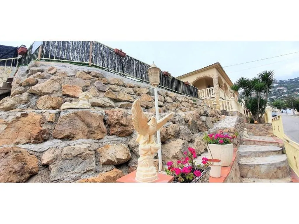Välivaade - Luxury House with Pool in Lloret de Mar