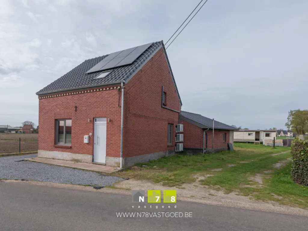 Välivaade - Renovated House with Garden in Bree