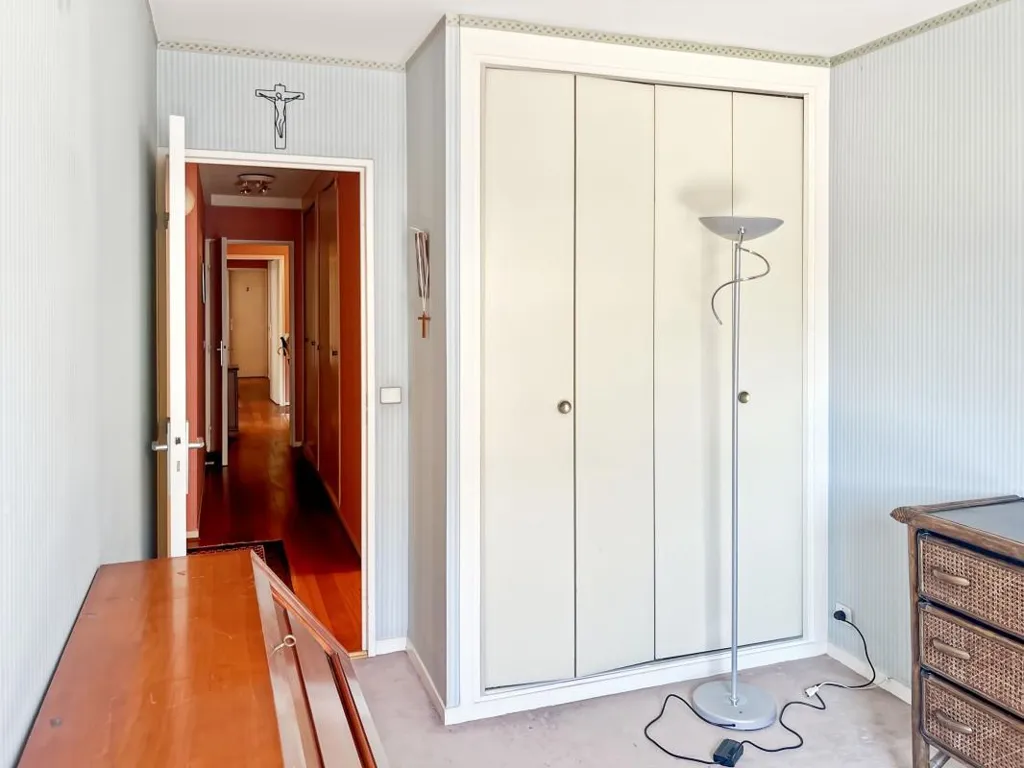 Bedrooms - Family Flat with Balcony in The Chesnay