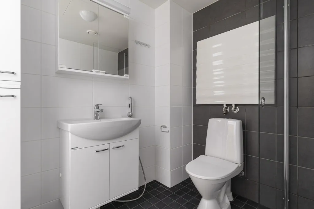 Vannitoad - Compact Apartment with Balcony in Vermonniitty, Espoo