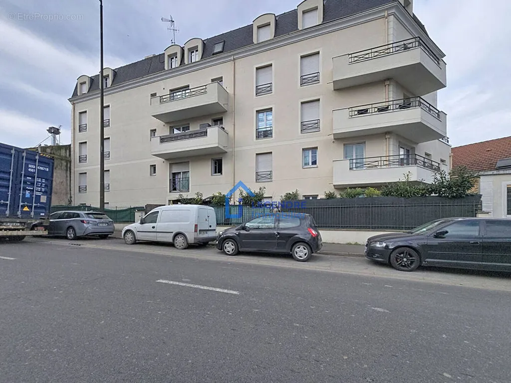 Extérieur - Studio avec Parking et Ascenseur à Bezons