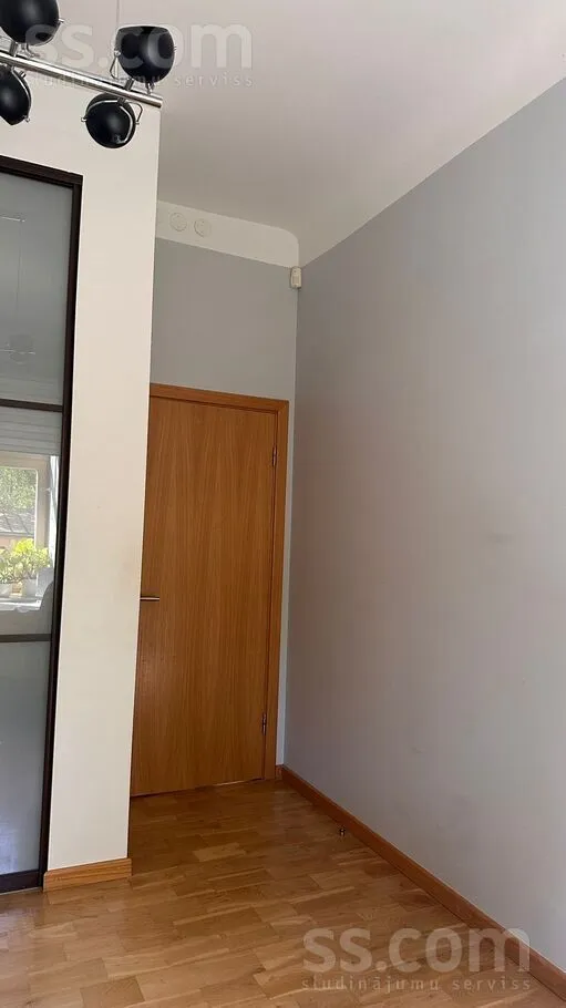 Elutuba - Renovated Apartment with Courtyard View in Riga Centre