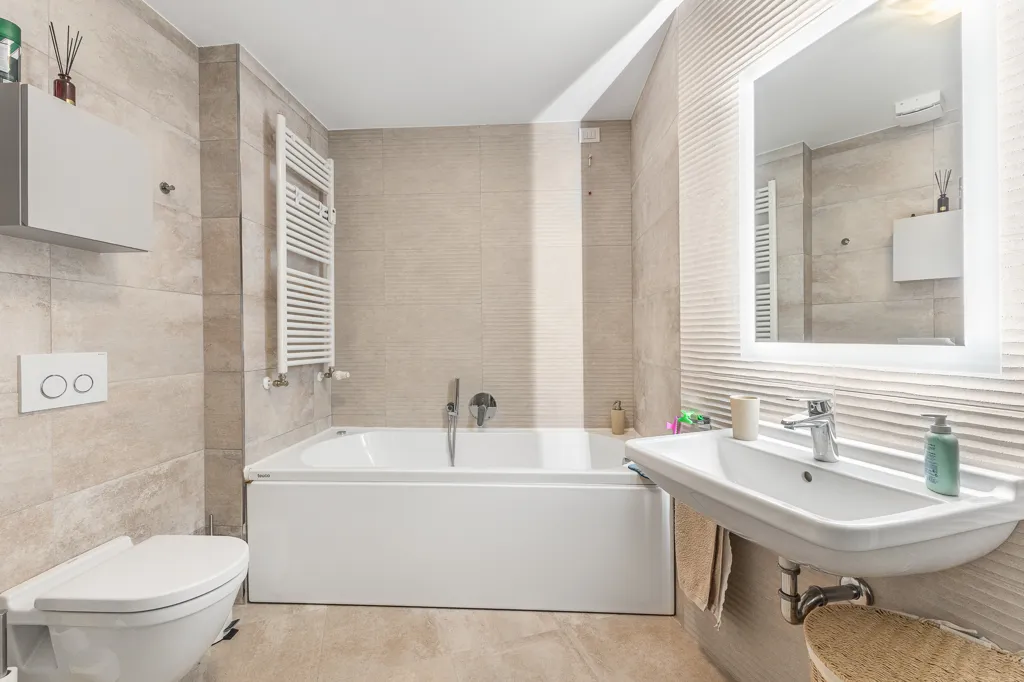 Salles de bain - Apartment with Lift in Stradella