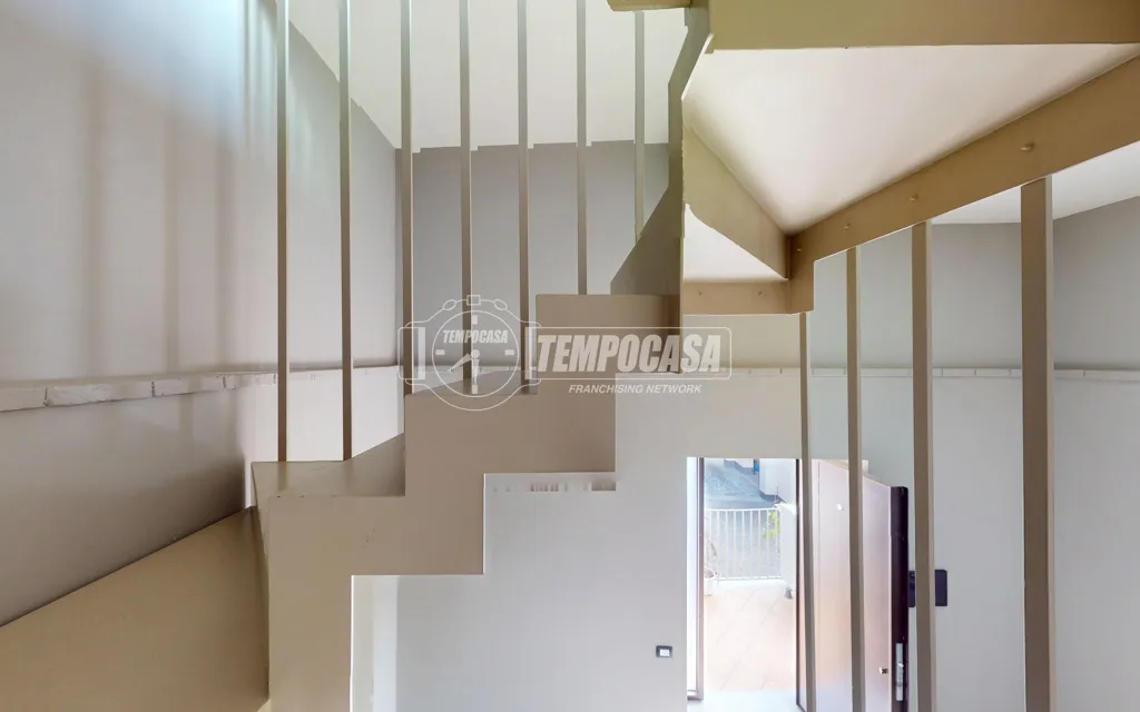 Toad - Duplex with Private Parking in Aversa