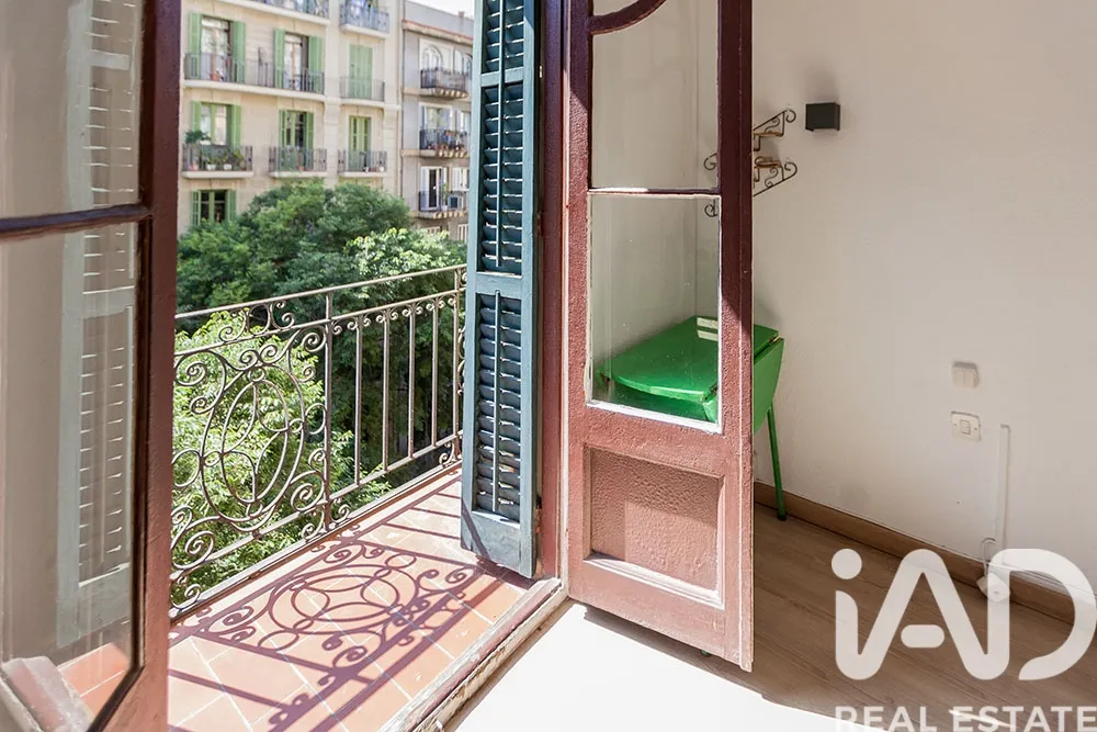 Balcone - Apartment with Original Charm in Eixample, Barcelona