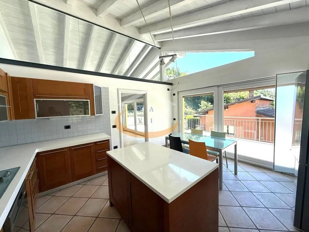 Cuisine - Luxury Penthouse with Lake View in Nago-Torbole