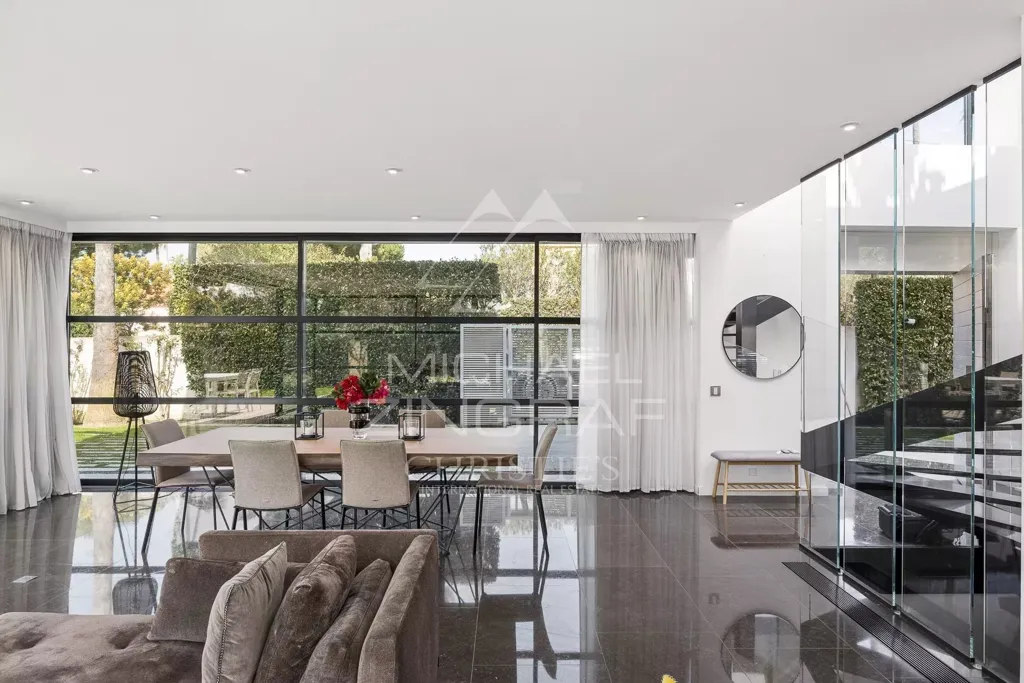Séjour - Villa Contemporaine avec Piscine à Cap d'Antibes Ouest