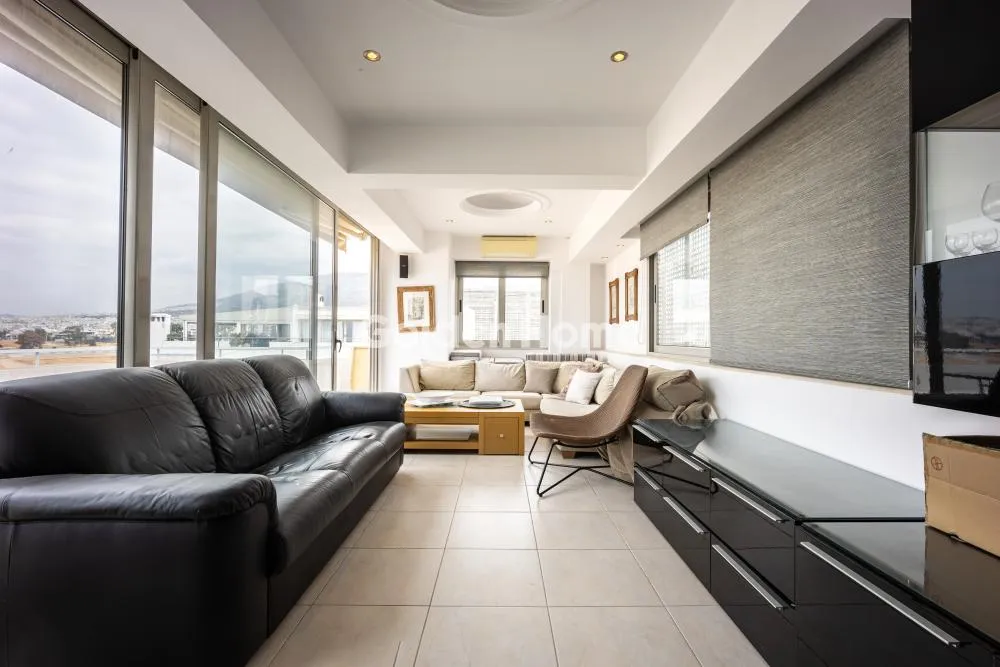 Elutuba - Mezzanine Flat with Park View in Elliniko