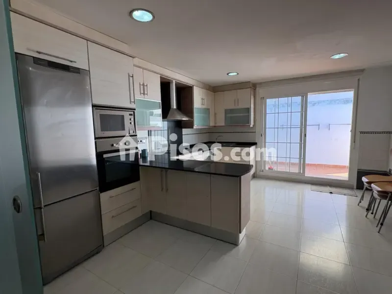 Cuisine - Reformed House with Commercial Space in L’Aldea