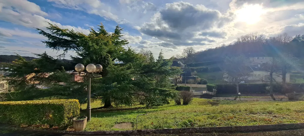 Jardin - Maison avec Vue Dégagée sur les Hauteurs d'Objat