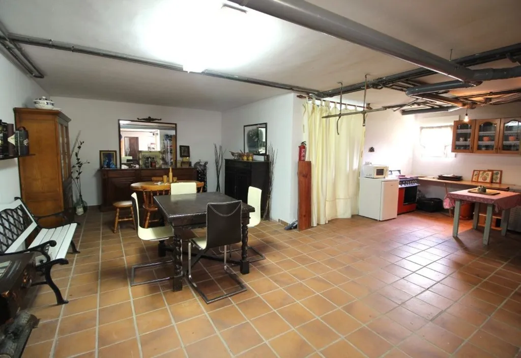 Söögituba - Chalet with Mountain Views in Caxidi, Parres